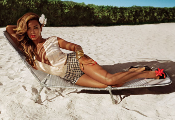 Dazwischen liegen Welten: Beyoncé ist das neue Gesicht von H&M (Foto H&M)